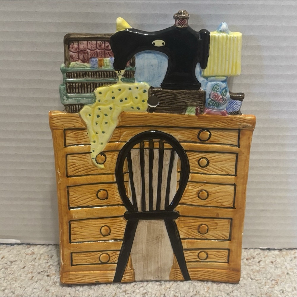 Vintage Sewing Machine 7.25"x 5.5" Ceramic 3D Wall Plaque Cardinal Inc 1995